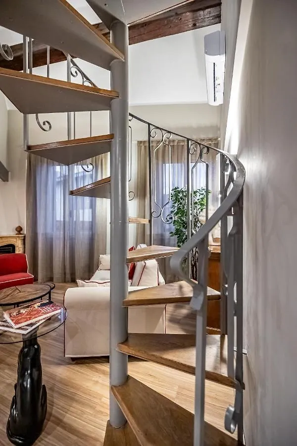 Апартаменты Yid Penthouse In Santa Croce Флоренция
